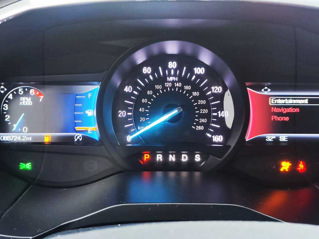 Форд Эдж 2 - приборная панель